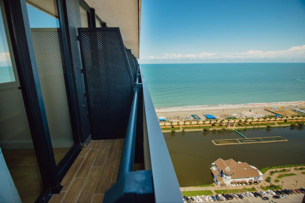 Royal Sea Breeze Apartments Μπατούμι Εξωτερικό φωτογραφία