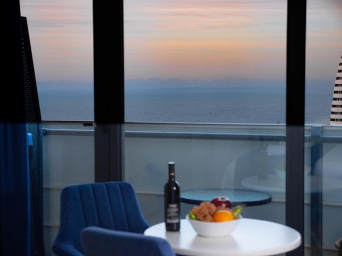 Royal Sea Breeze Apartments Μπατούμι Εξωτερικό φωτογραφία