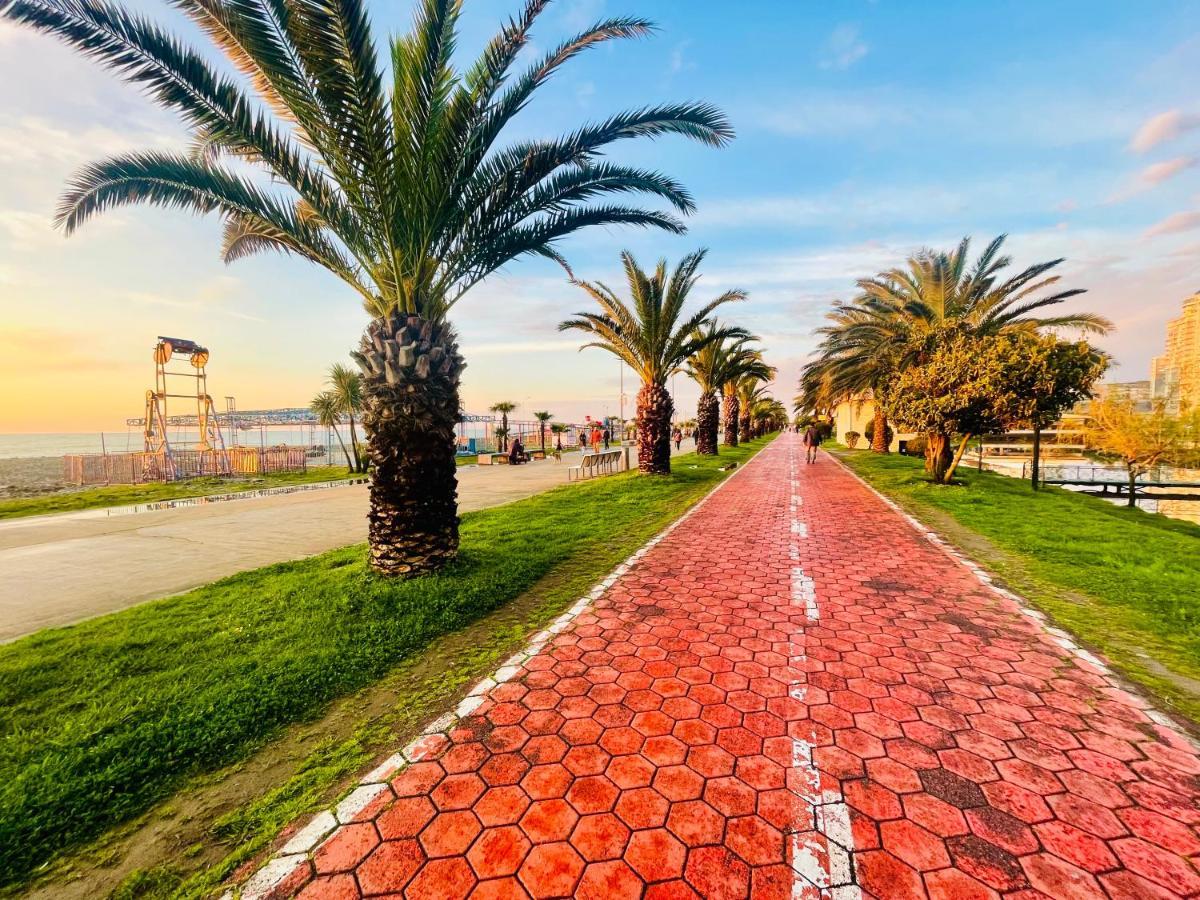 Royal Sea Breeze Apartments Μπατούμι Εξωτερικό φωτογραφία